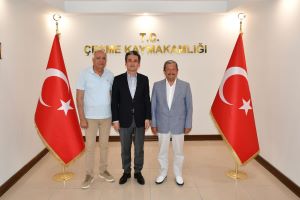 Prof. Dr. Sayın Mehmet Salih YILDIRIM, Kaymakamımız Sayın Mehmet MARAŞLI’yı makamında ziyaret etti.