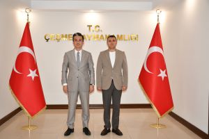 Kaymakamımız Sayın Mehmet MARAŞLI, tayini çıkan  Üsteğmen Yavuz YAŞAR’ı makamında kabul ederek Başarı Belgesi ile taltif etti. 